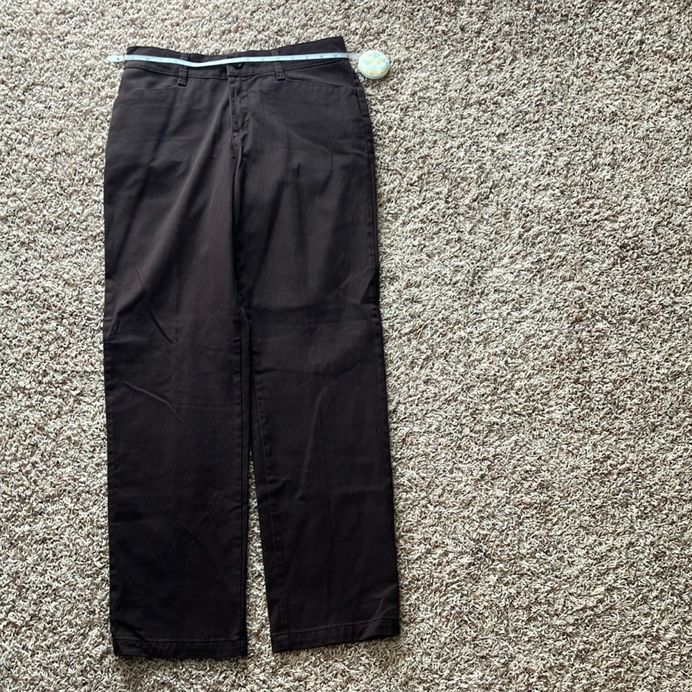 Lee size 8 brown pants relaxed at the waist